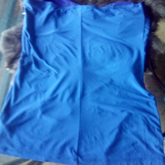 2/$15.00 Tank top - Picture 2 of 3